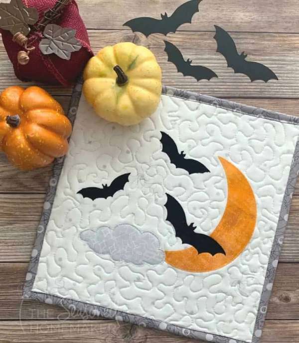 How to Make a Halloween Bats Mini Quilt